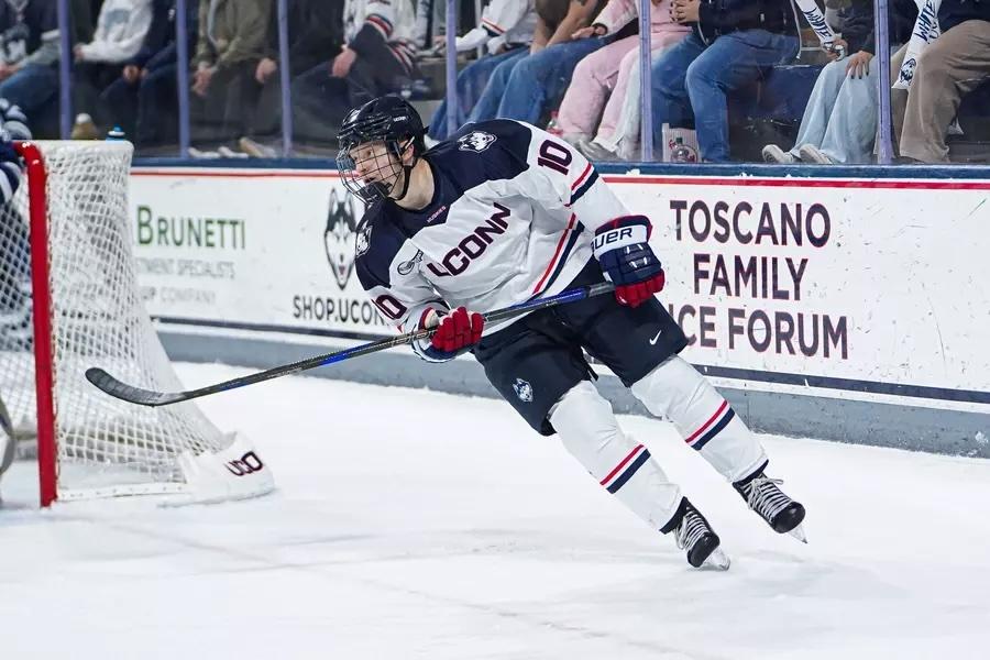 UConn men's hockey's Tristan Fraser