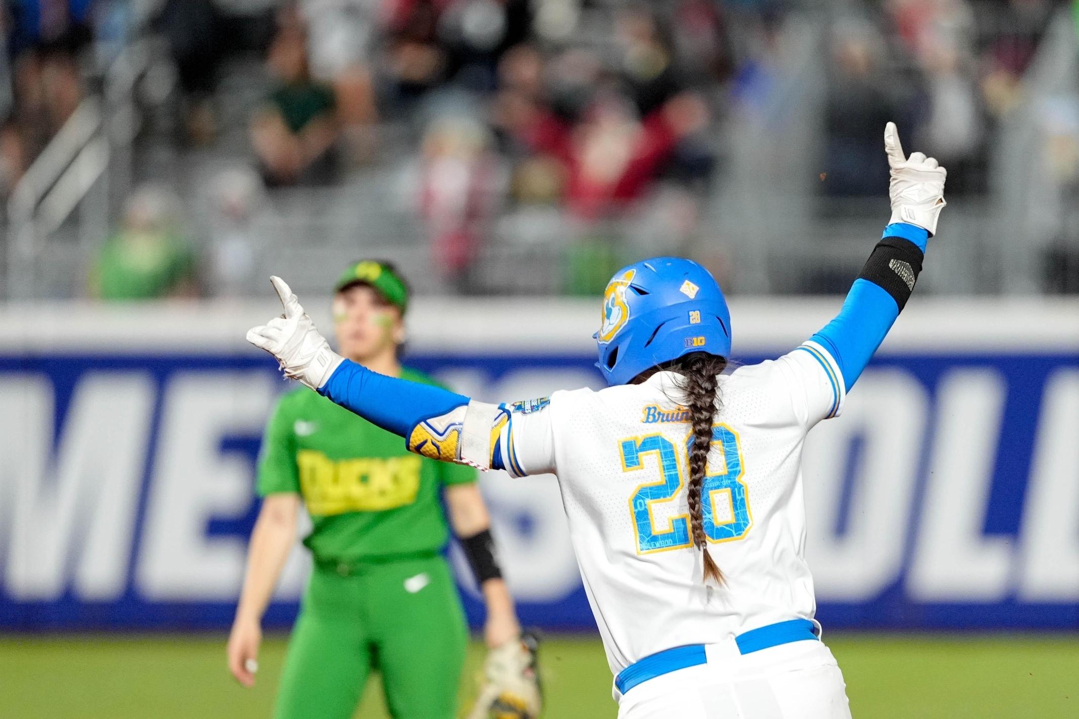 UCLA Oregon softball